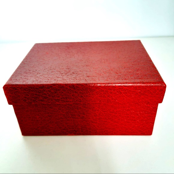 HOST PICK🌟NWT Vintage Metal Jewellery Box Europe Style - Picture 8 of 8